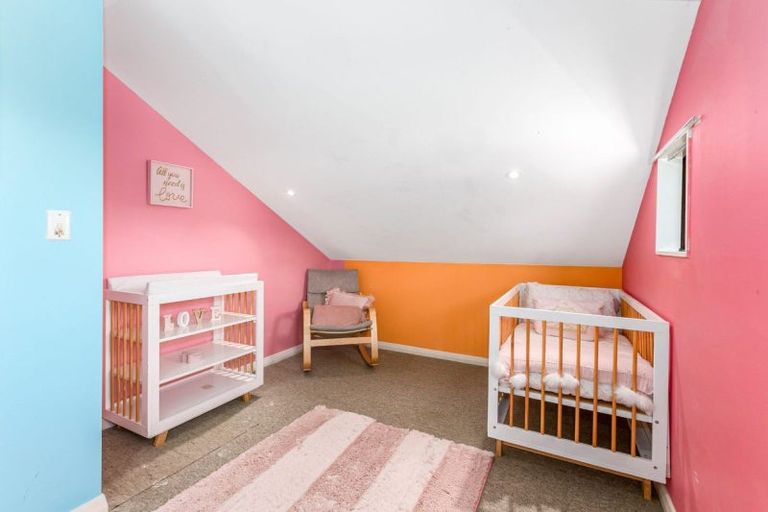 Photo of property in 4 Oxford Crescent, Ebdentown, Upper Hutt, 5018