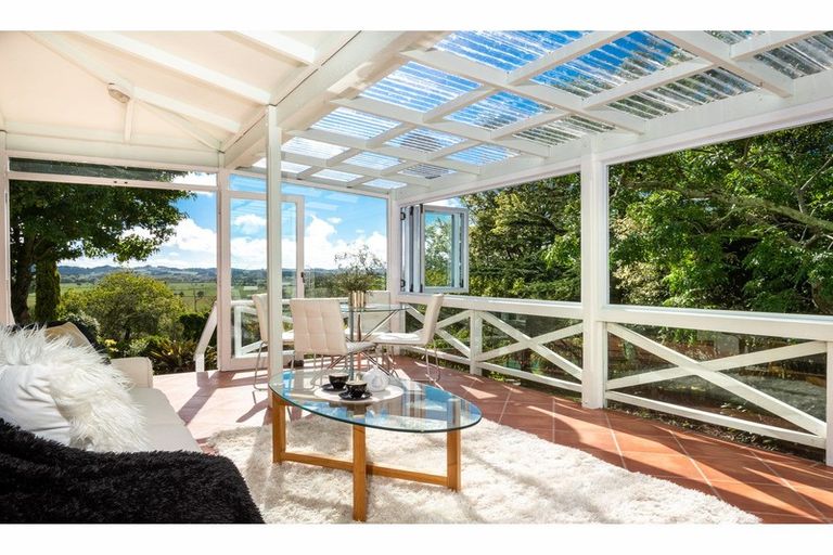 Photo of property in 147 Mangakura Road, Helensville, 0875