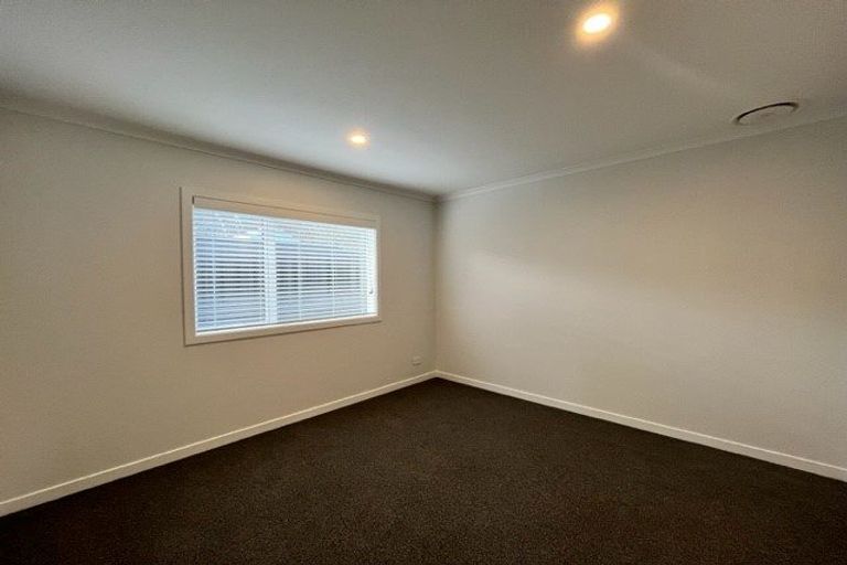 Photo of property in 108a Strand Crescent, Naenae, Lower Hutt, 5011