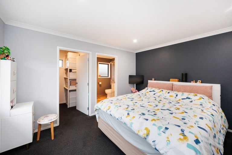 Photo of property in 8 Butler Place, Fitzherbert, Palmerston North, 4410