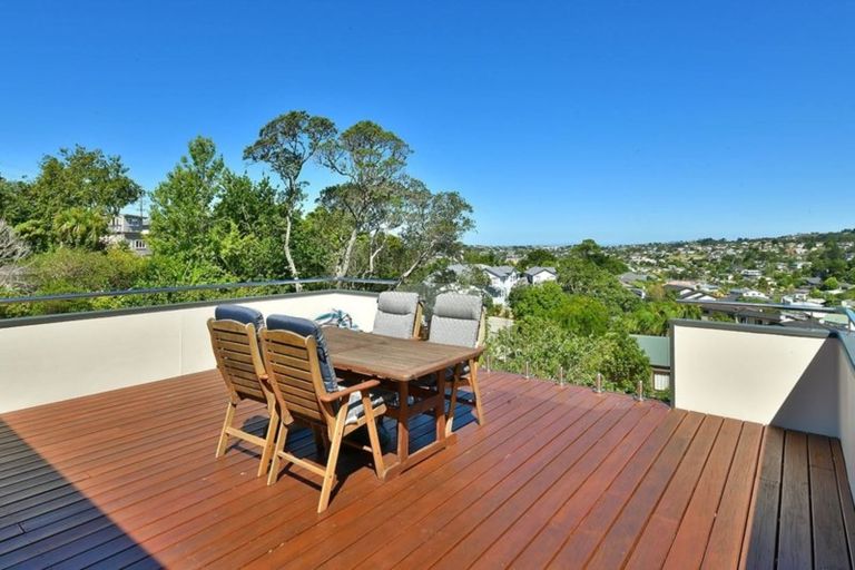 Photo of property in 20 John Road, Stanmore Bay, Whangaparaoa, 0932