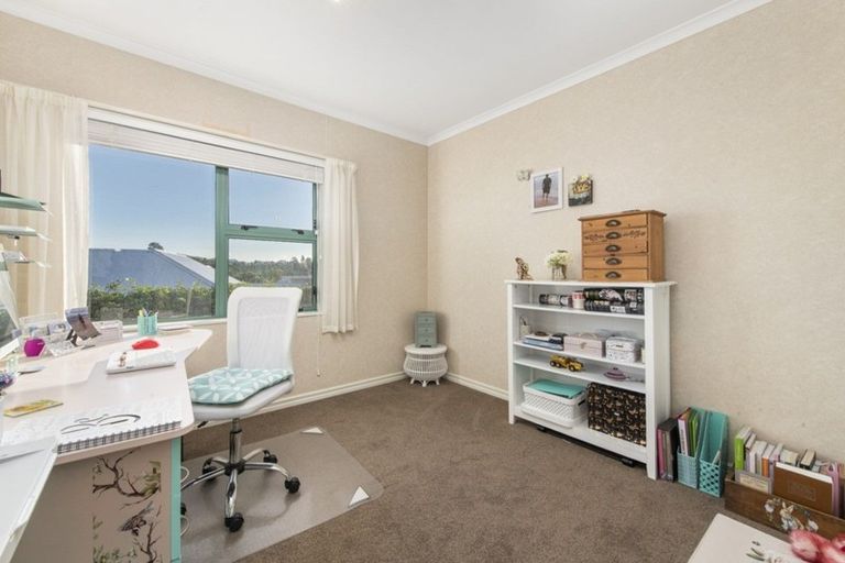 Photo of property in 6 Maddison Place, Welcome Bay, Tauranga, 3112