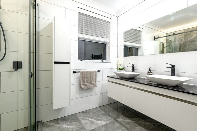 Photo of property in 216 Welcome Bay Road, Welcome Bay, Tauranga, 3112