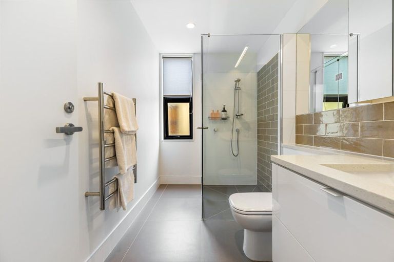 Photo of property in 10 Nevill Road, Hobsonville, Auckland, 0616