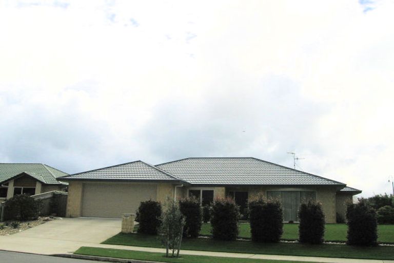 Photo of property in 11 Monarch Place, Paraparaumu Beach, Paraparaumu, 5032