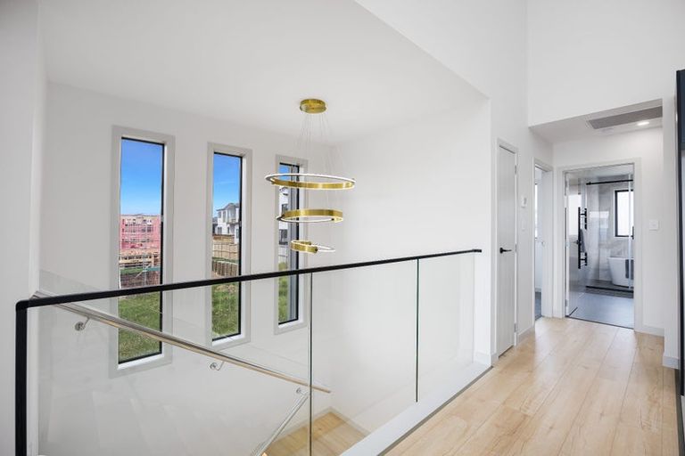 Photo of property in 60 Matangi View Drive, Orewa, 0931