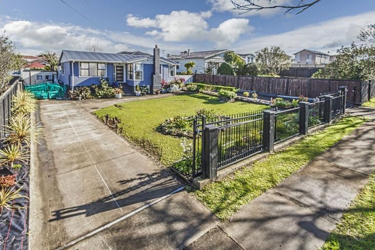 Photo of property in 43 Margaret Road, Papatoetoe, Auckland, 2025