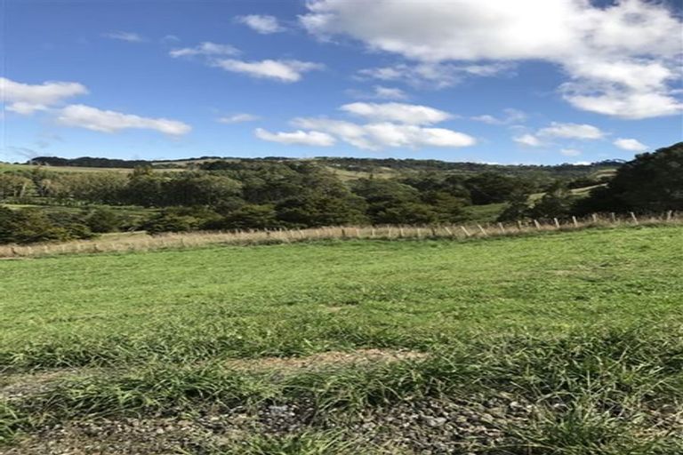 Photo of property in 1056 Peak Road, Helensville, 0875