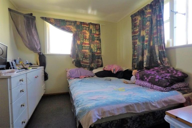 Photo of property in 18 Forth Street, Levin, 5510