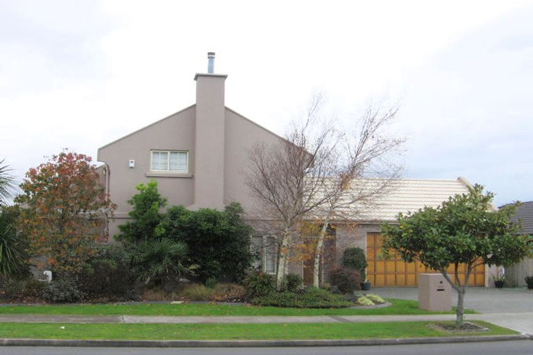 Photo of property in 223 Kilkenny Drive, East Tamaki Heights, Auckland, 2016