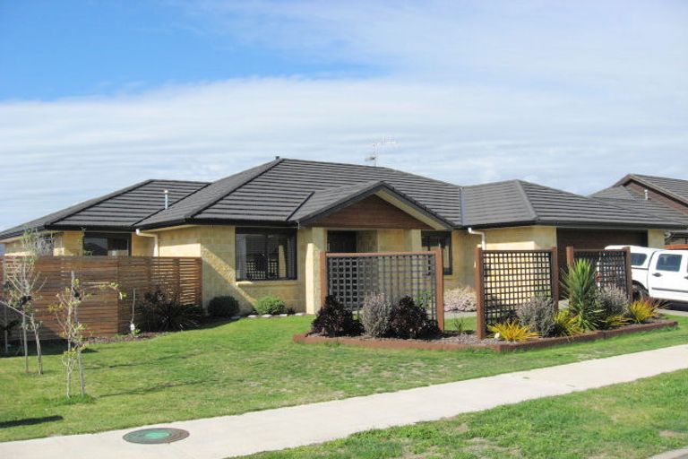 Photo of property in 21 Manhattan Court, Paraparaumu Beach, Paraparaumu, 5032