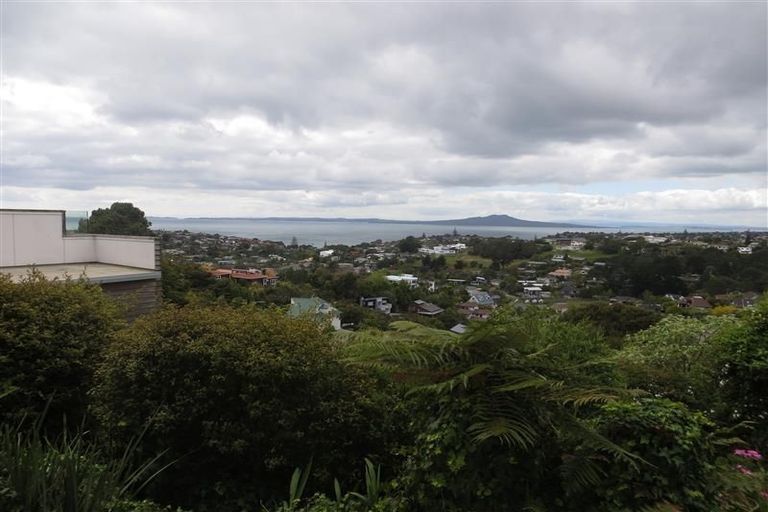Photo of property in 2/14 Tudor Place, Mairangi Bay, Auckland, 0630