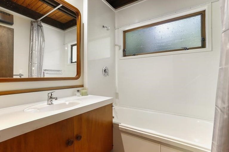 Photo of property in 138 Konini Road, Titirangi, Auckland, 0604