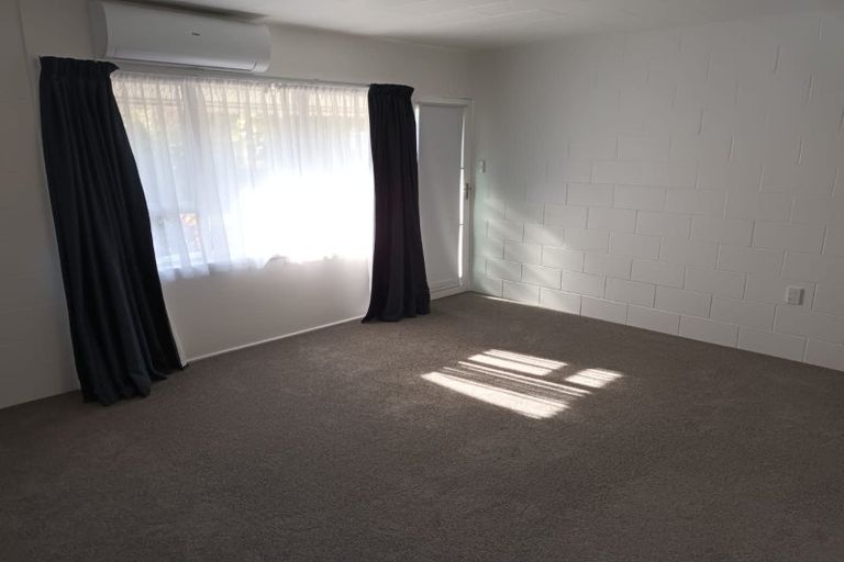 Photo of property in 18 Otaika Road, Woodhill, 0110