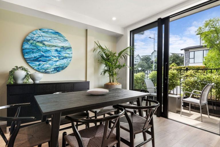 Photo of property in 2/19 Windlass Street, Long Bay, Auckland, 0630