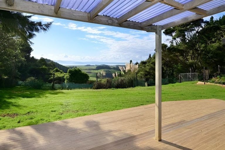 Photo of property in 201 Mcleod Road, South Head, Helensville, 0874