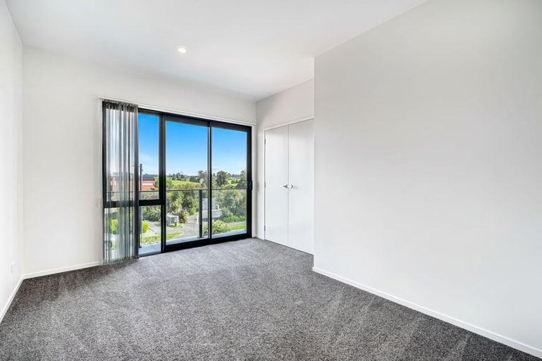 Photo of property in 61 Hayfield Way, Karaka, Papakura, 2113