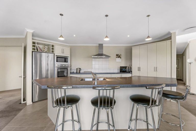 Photo of property in 44 Gibson Place, Papamoa Beach, Papamoa, 3118