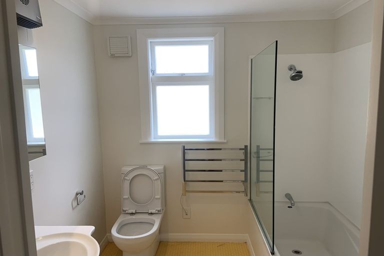 Photo of property in 24 Derwent Street, Island Bay, Wellington, 6023