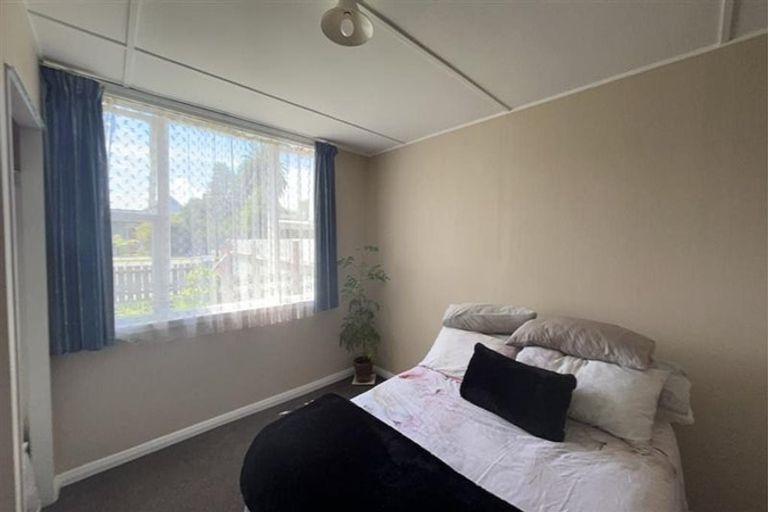 Photo of property in 82- 84 Queen Street, Westport, 7825