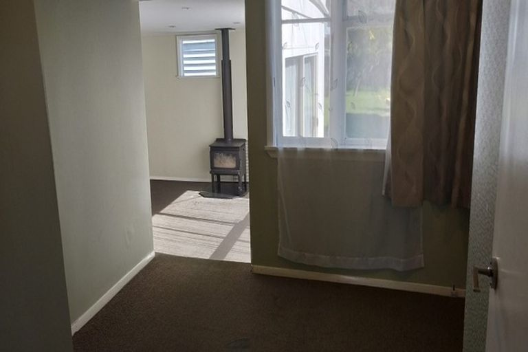 Photo of property in 18 Homedale Road, Wainuiomata, Lower Hutt, 5014