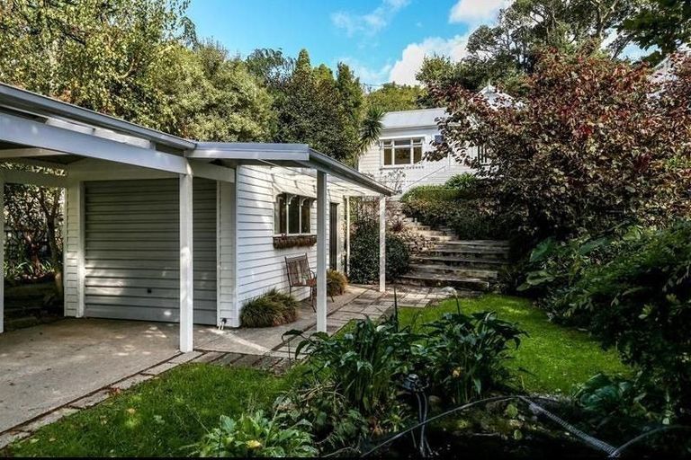 Photo of property in 18 Bracken Street, New Plymouth, 4310