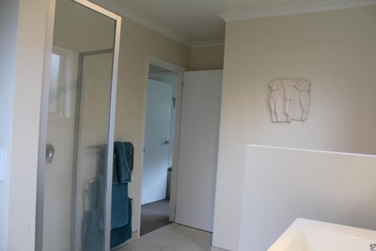 Photo of property in 12 Whitu Street, Khandallah, Wellington, 6035