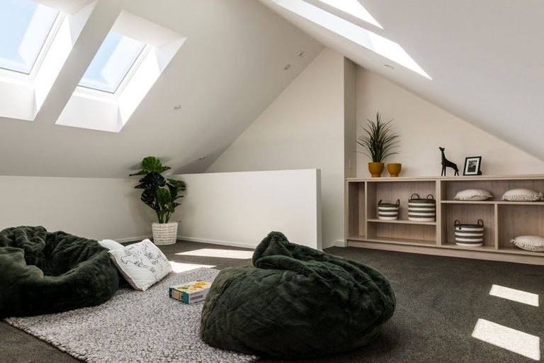 Photo of property in 17 Finstock Way, Rolleston, 7614