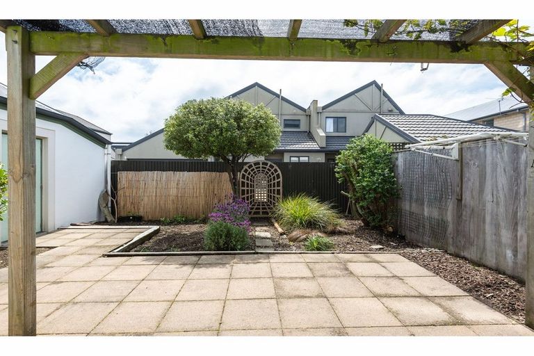 Photo of property in 4/36 Champion Street, Edgeware, Christchurch, 8013