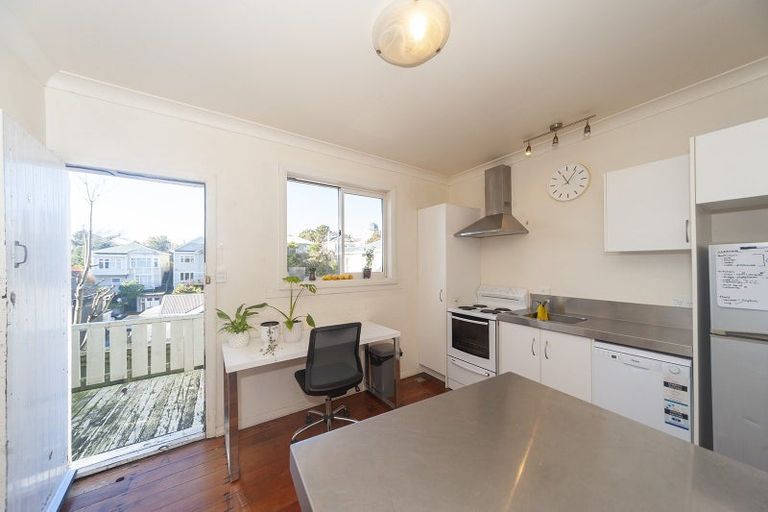 Photo of property in 307 Adelaide Road, Newtown, Wellington, 6021