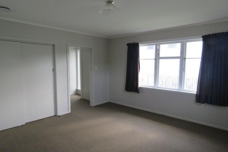 Photo of property in 235 Tukapa Street, Westown, New Plymouth, 4310