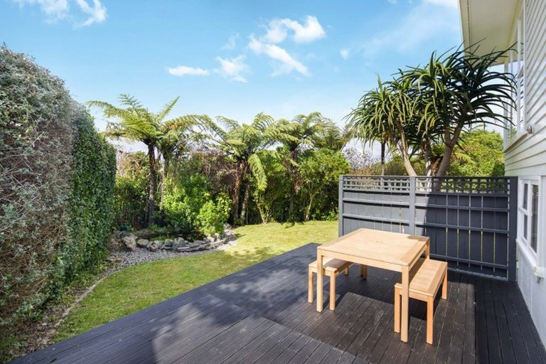 Photo of property in 18 Fairburn Grove, Johnsonville, Wellington, 6037