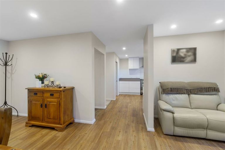 Photo of property in 139 Centaurus Road, Saint Martins, Christchurch, 8022