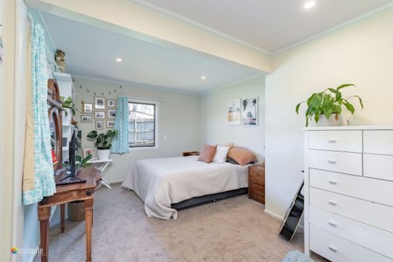 Photo of property in 18 Langwell Place, Papakowhai, Porirua, 5024