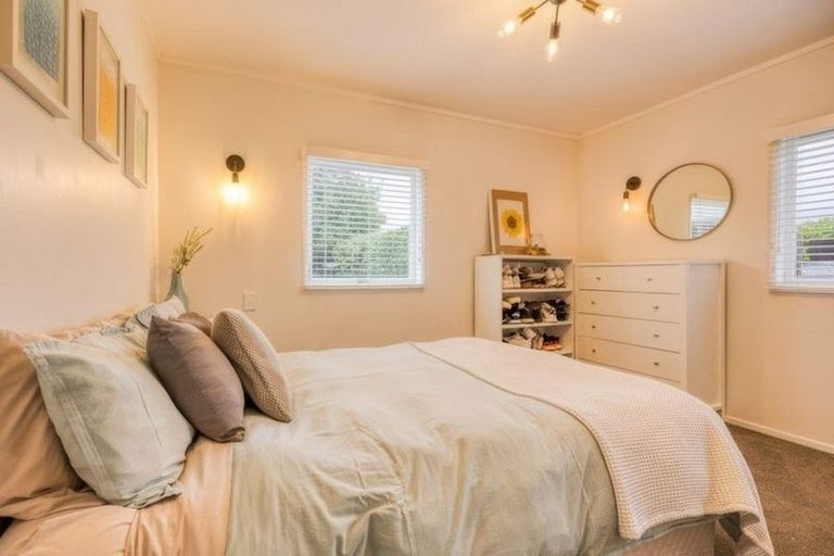 Photo of property in 279 Royal Road, Massey, Auckland, 0614