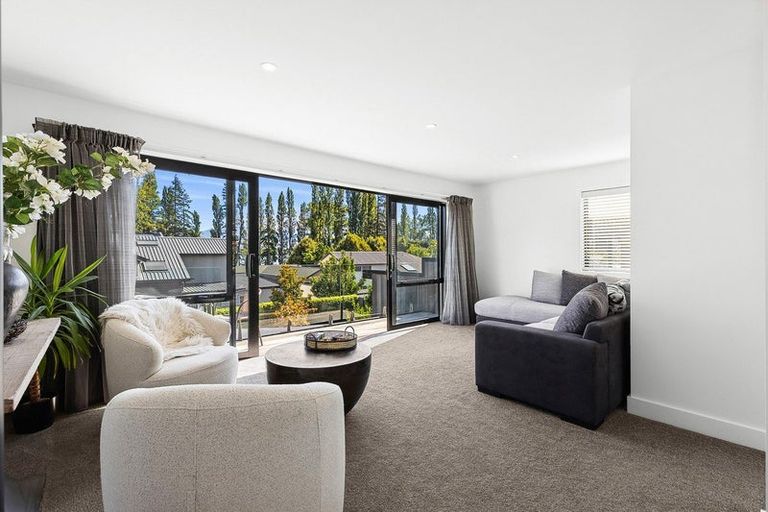 Photo of property in 5 Jessies Crescent, Wanaka, 9305