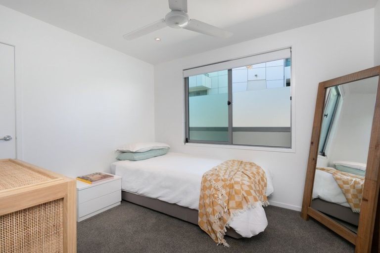 Photo of property in 135 Marine Parade, Mount Maunganui, 3116