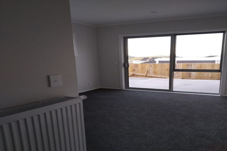 Photo of property in 18 Schooner Drive, Whitby, Porirua, 5024