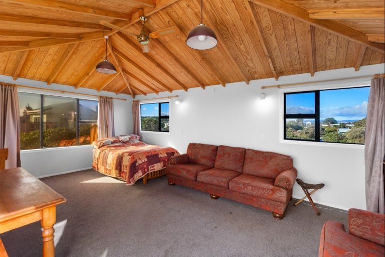 Photo of property in 105 Rua Avenue, Waitarere Beach, Levin, 5510