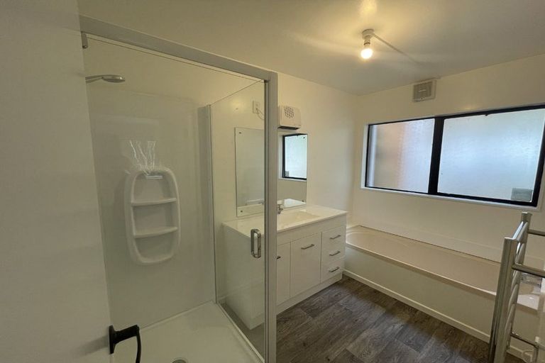 Photo of property in 44u6 Allington Road, Karori, Wellington, 6012