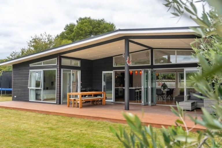 Photo of property in 15 Esther Street, Martinborough, 5711