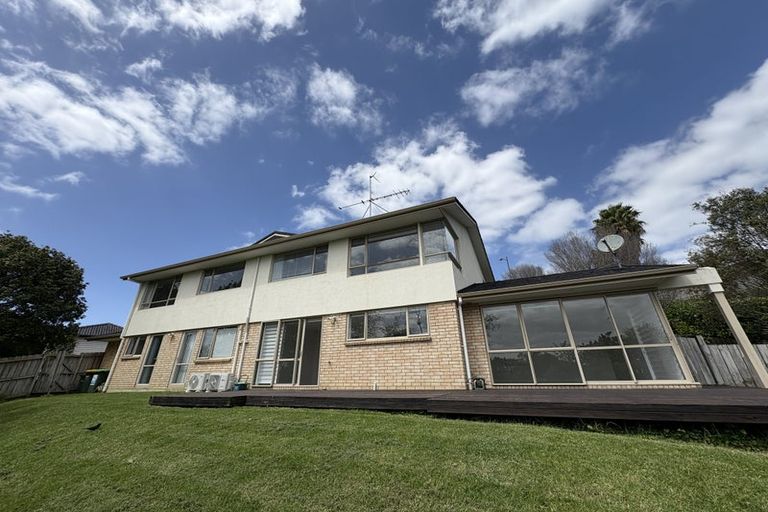 Photo of property in 17 Meteor Place, Schnapper Rock, Auckland, 0632