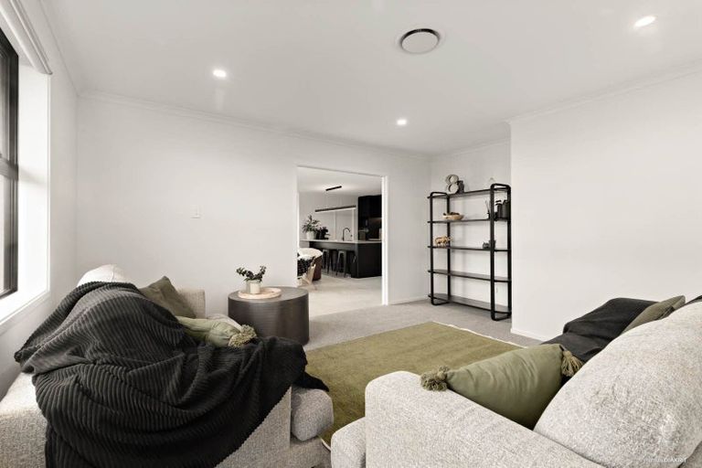 Photo of property in 8 Omahuru Road, Glenbrook, 2681