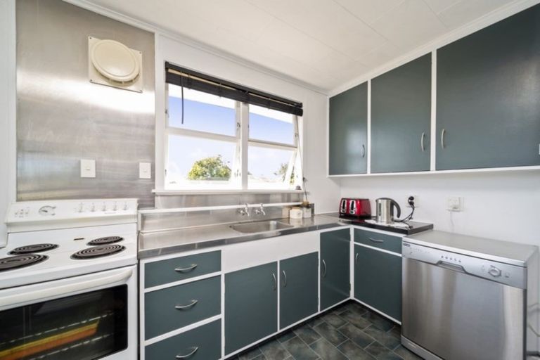 Photo of property in 4 Fairbank Avenue, Stratford, 4332