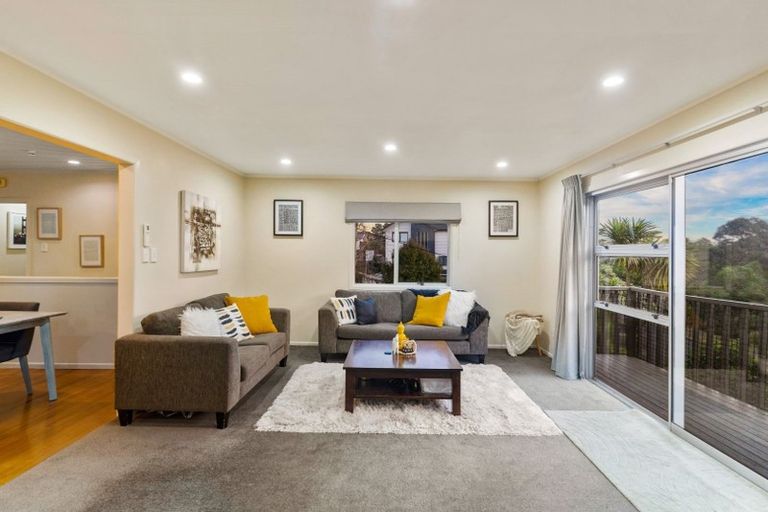 Photo of property in 25 Coroglen Avenue, Birkenhead, Auckland, 0626