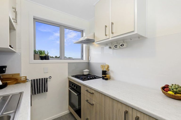 Photo of property in 6/19 Pirie Crescent, Moera, Lower Hutt, 5010
