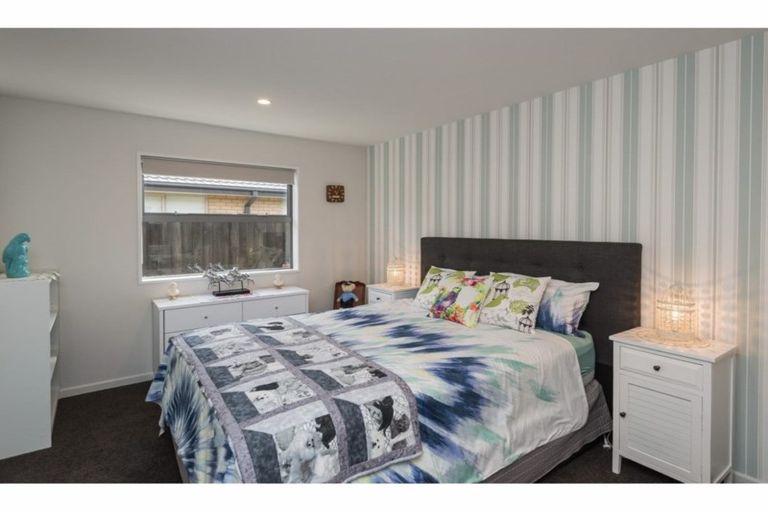 Photo of property in 43 Davaar Crescent, Broomfield, Christchurch, 8042