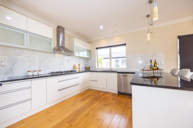 Photo of property in 21 Hornbill Drive, Fairview Heights, Auckland, 0632