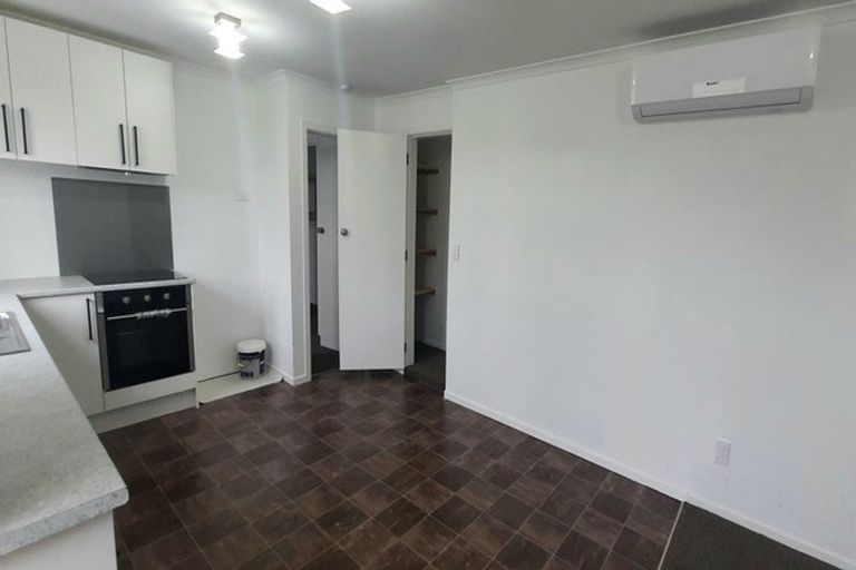 Photo of property in 31 Clifford Road, Johnsonville, Wellington, 6037