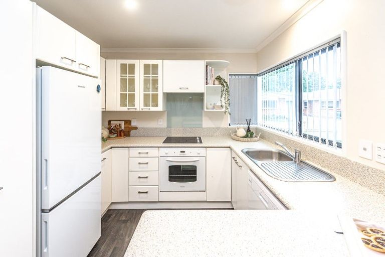 Photo of property in 1 Loader Place, Tawhero, Whanganui, 4501